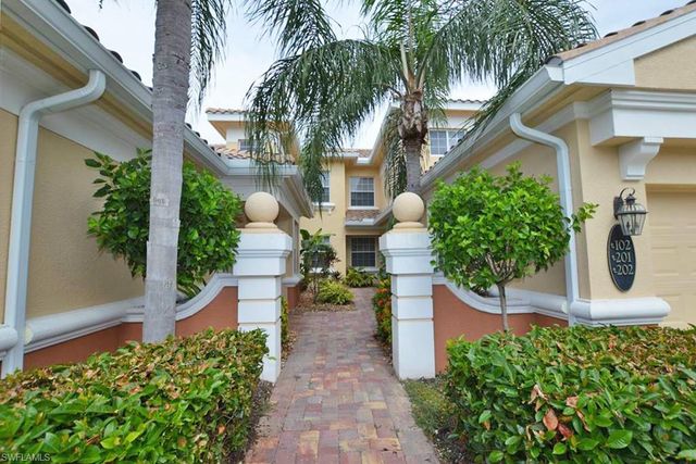 3985 Deer Crossing CT 201, Naples, FL 34114