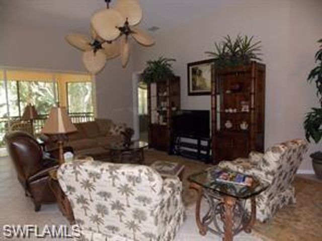 3985 Deer Crossing CT 201, Naples, FL 34114