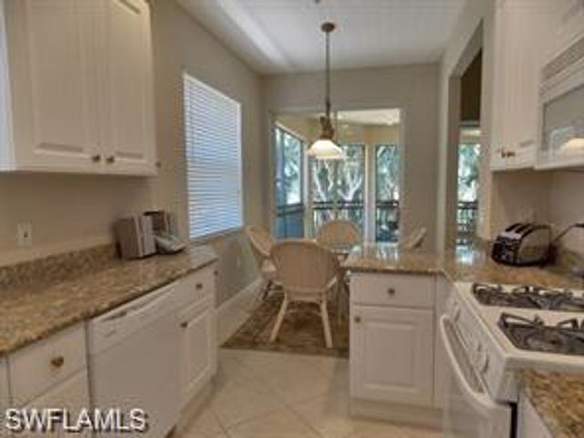 3985 Deer Crossing CT 201, Naples, FL 34114