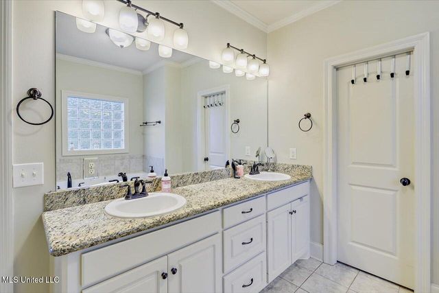 208 Grand Oak Boulevard, Clinton, MS 39056