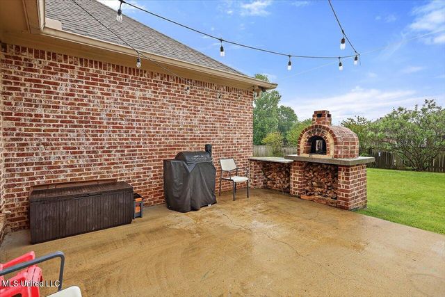 208 Grand Oak Boulevard, Clinton, MS 39056