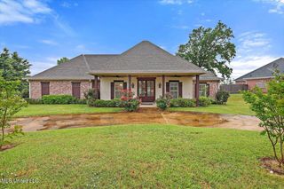 208 Grand Oak Boulevard, Clinton, MS 39056