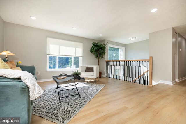 221 W DEER PARK RD, Gaithersburg, MD 20877