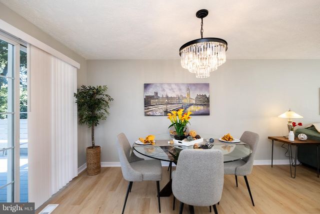 221 W DEER PARK RD, Gaithersburg, MD 20877