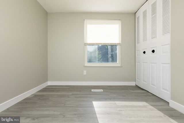 221 W DEER PARK RD, Gaithersburg, MD 20877