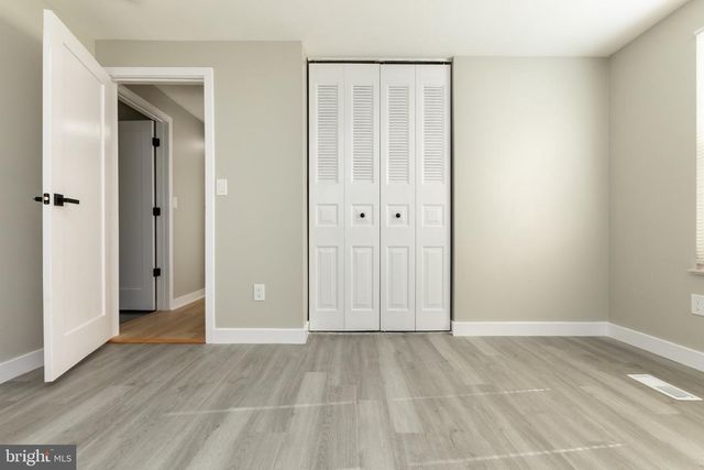 221 W DEER PARK RD, Gaithersburg, MD 20877