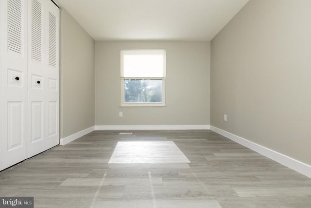 221 W DEER PARK RD, Gaithersburg, MD 20877