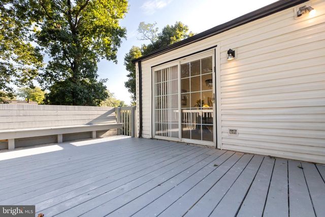 221 W DEER PARK RD, Gaithersburg, MD 20877
