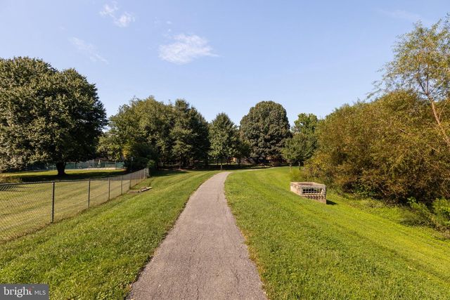 221 W DEER PARK RD, Gaithersburg, MD 20877