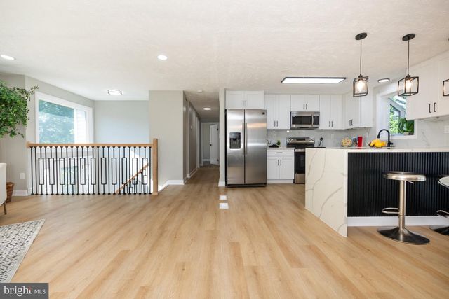 221 W DEER PARK RD, Gaithersburg, MD 20877