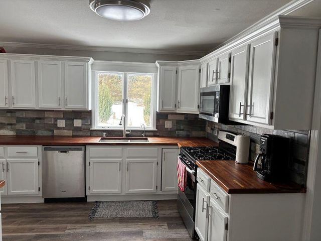 N64W21021 Mill ROAD, Menomonee Falls, WI 53051