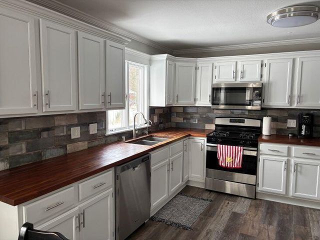 N64W21021 Mill ROAD, Menomonee Falls, WI 53051