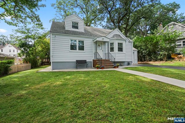 15 Oak Ridge Avenue, Nutley, NJ 07110
