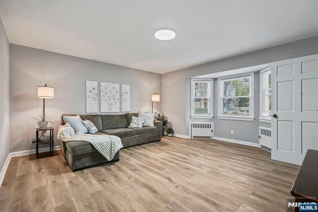 15 Oak Ridge Avenue, Nutley, NJ 07110