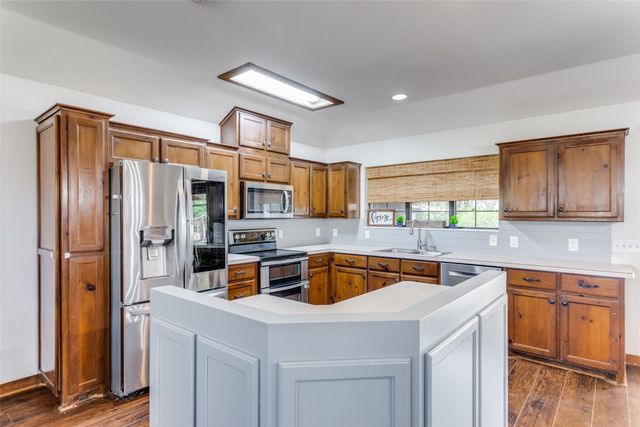 950 Johnson Bend Road, Weatherford, TX 76088