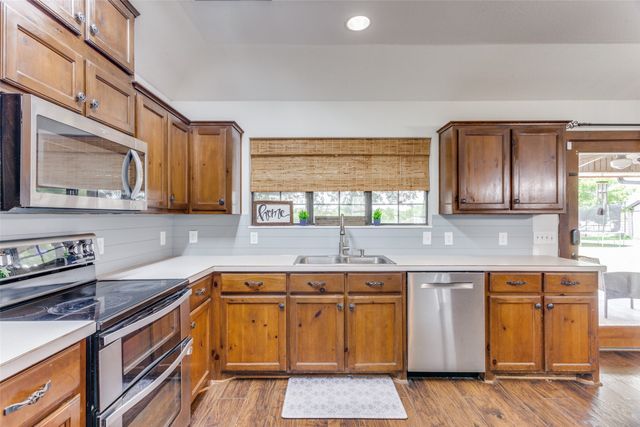 950 Johnson Bend Road, Weatherford, TX 76088