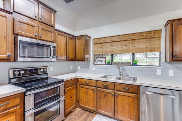 950 Johnson Bend Road, Weatherford, TX 76088