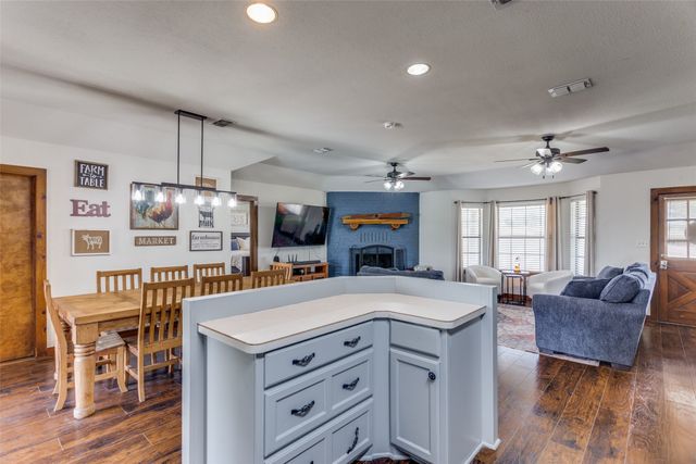 950 Johnson Bend Road, Weatherford, TX 76088