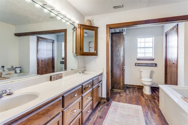 950 Johnson Bend Road, Weatherford, TX 76088