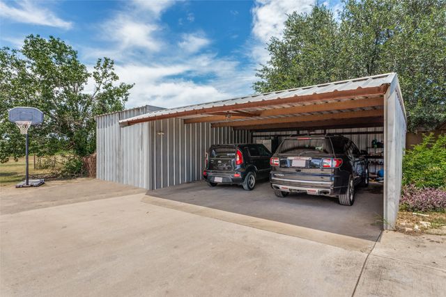 950 Johnson Bend Road, Weatherford, TX 76088