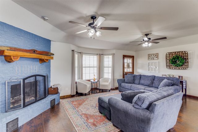 950 Johnson Bend Road, Weatherford, TX 76088