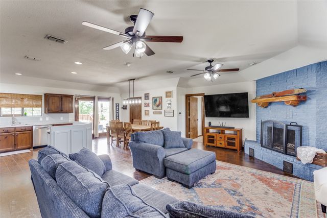 950 Johnson Bend Road, Weatherford, TX 76088