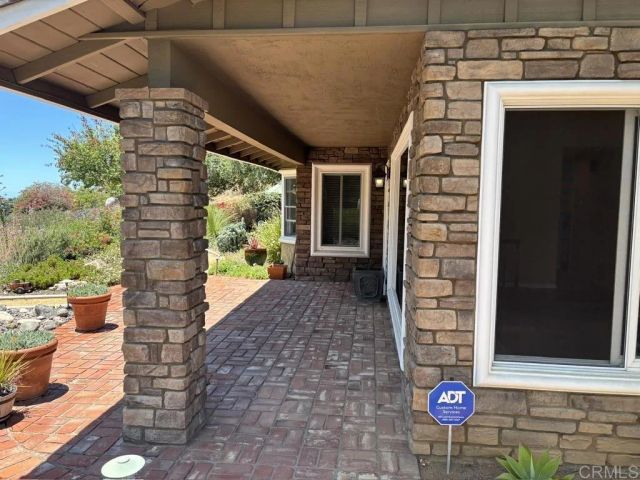 1825 Kent Place, Vista, CA 92084