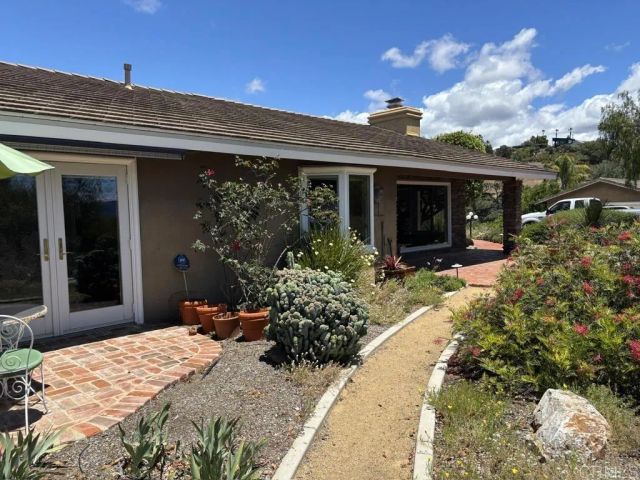 1825 Kent Place, Vista, CA 92084