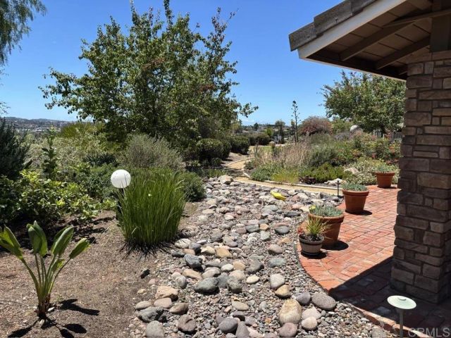 1825 Kent Place, Vista, CA 92084