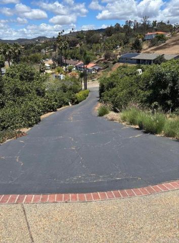 1825 Kent Place, Vista, CA 92084
