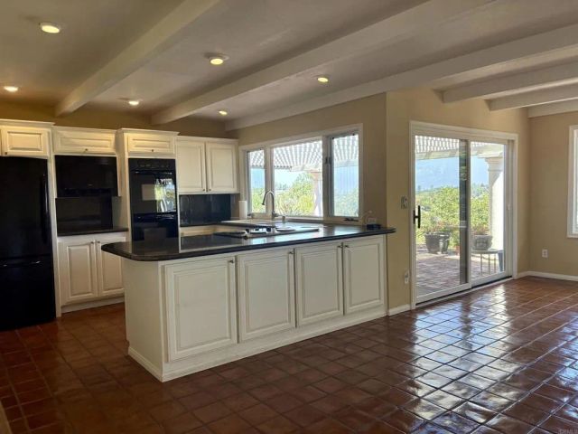 1825 Kent Place, Vista, CA 92084