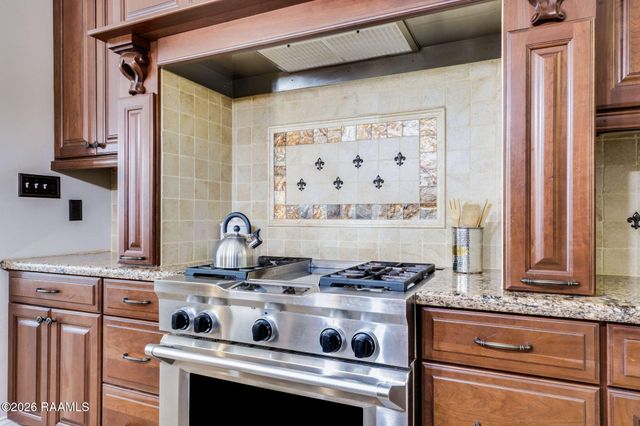 708 Astor Place Drive, New Iberia, LA 70563