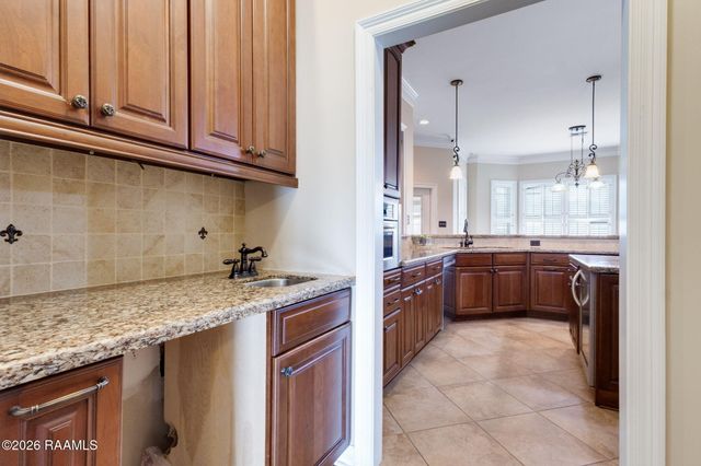 708 Astor Place Drive, New Iberia, LA 70563