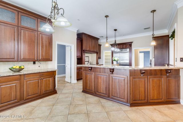 708 Astor Place Drive, New Iberia, LA 70563