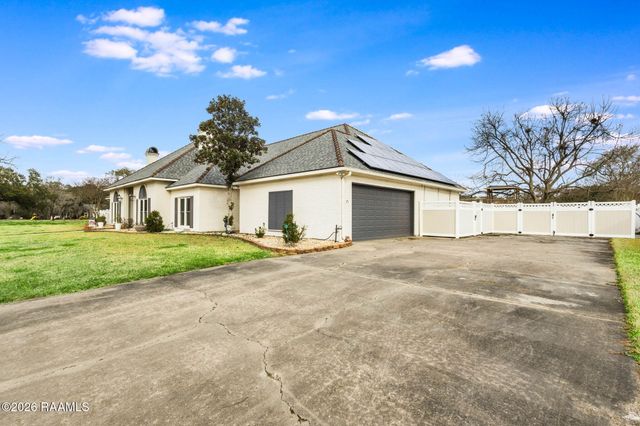 708 Astor Place Drive, New Iberia, LA 70563