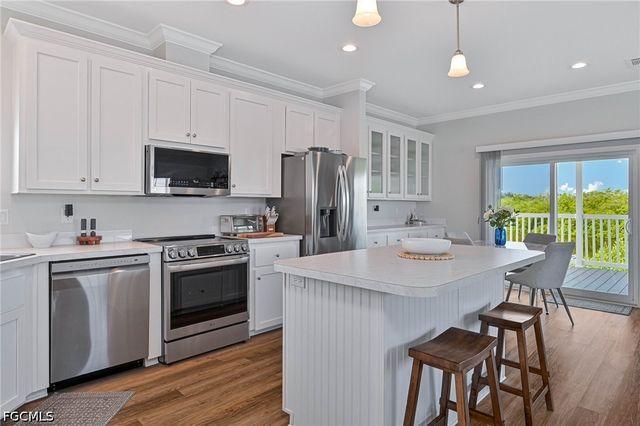 4725 Tahiti DR, Bonita Springs, FL 34134