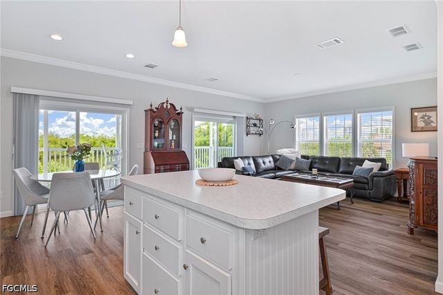 4725 Tahiti DR, Bonita Springs, FL 34134