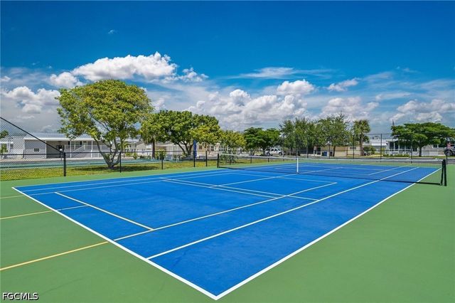 4725 Tahiti DR, Bonita Springs, FL 34134