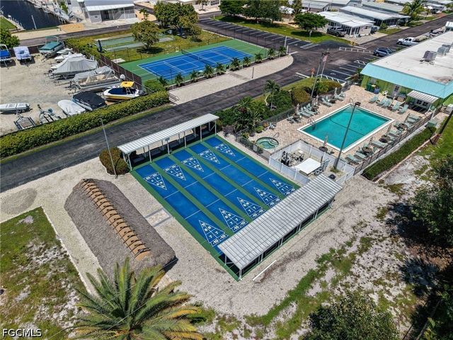 4725 Tahiti DR, Bonita Springs, FL 34134