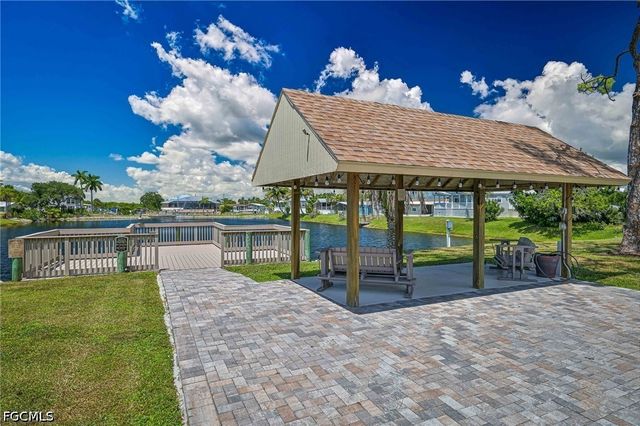 4725 Tahiti DR, Bonita Springs, FL 34134