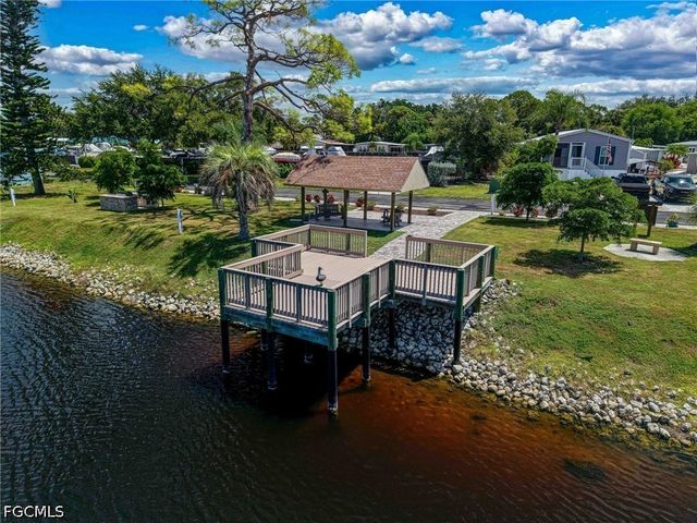 4725 Tahiti DR, Bonita Springs, FL 34134