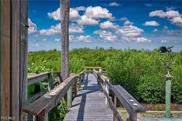 4725 Tahiti DR, Bonita Springs, FL 34134