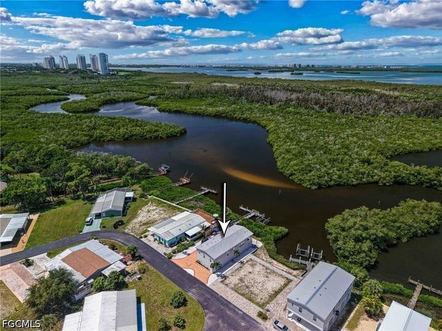 4725 Tahiti DR, Bonita Springs, FL 34134