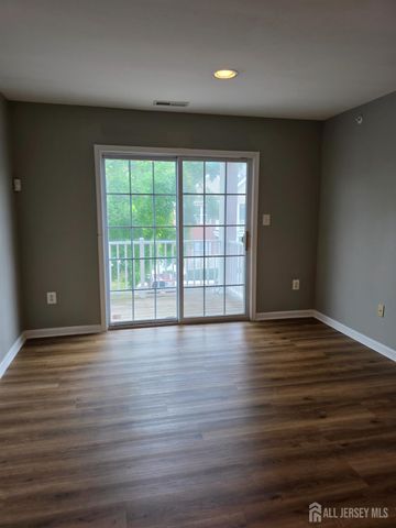 14 Central Square Park, Metuchen, NJ 08840