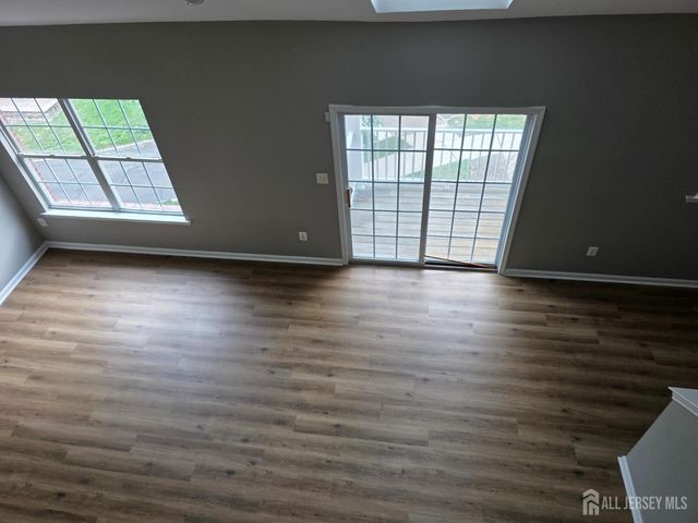 14 Central Square Park, Metuchen, NJ 08840