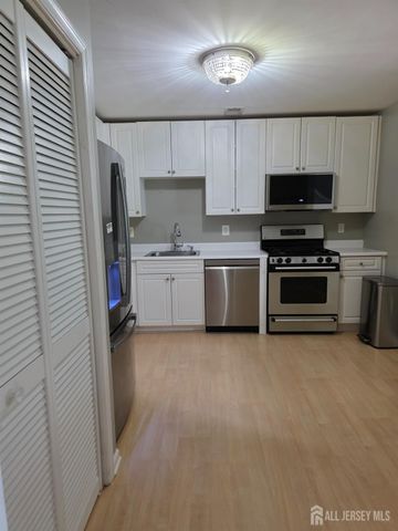 14 Central Square Park, Metuchen, NJ 08840
