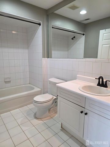 14 Central Square Park, Metuchen, NJ 08840