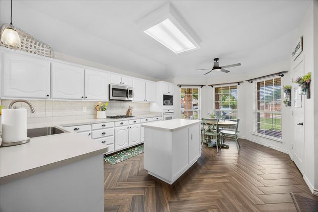2800 Stoney Hollow Lane, Rockwall, TX 75087