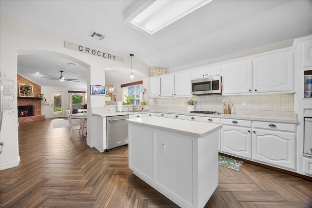 2800 Stoney Hollow Lane, Rockwall, TX 75087