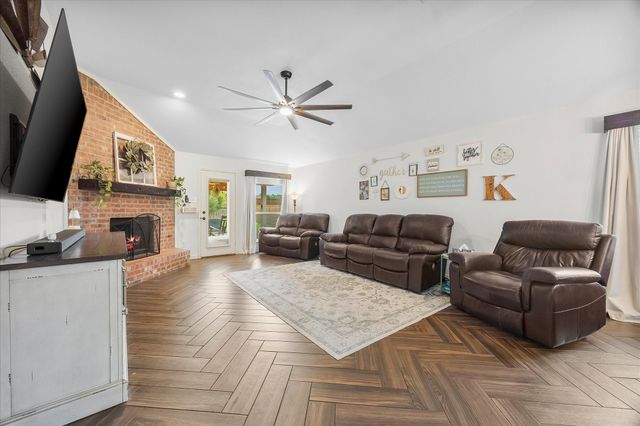 2800 Stoney Hollow Lane, Rockwall, TX 75087